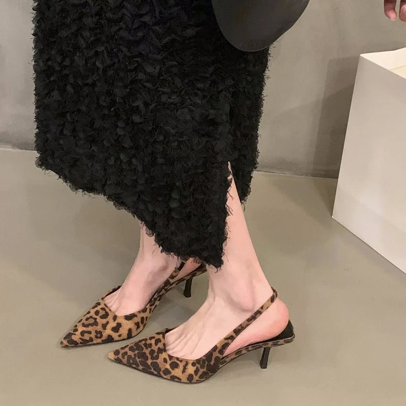 Elegante Slingback-Pumps mit Leopardenmuster